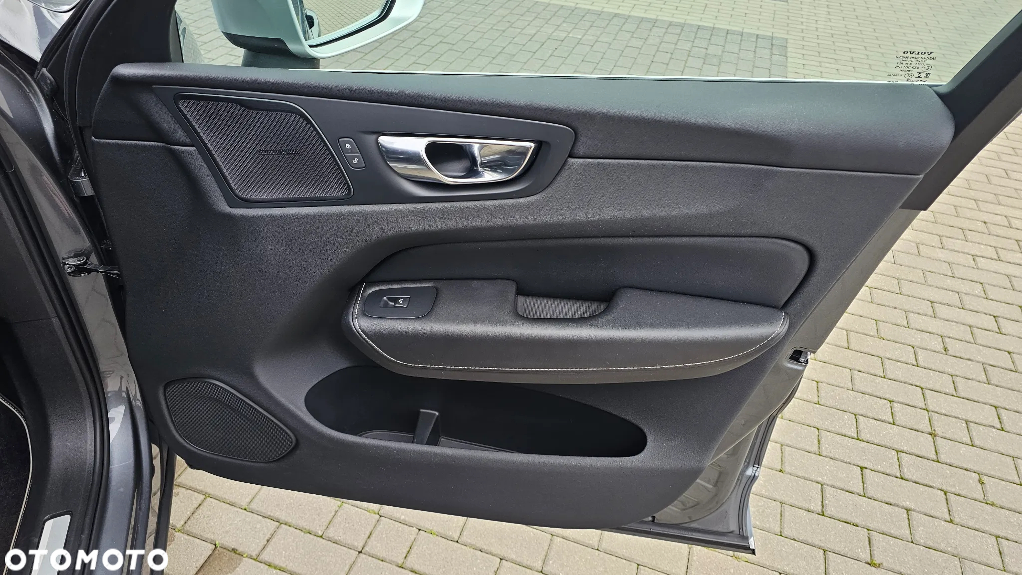 Volvo XC 60 D4 R-Design - 13