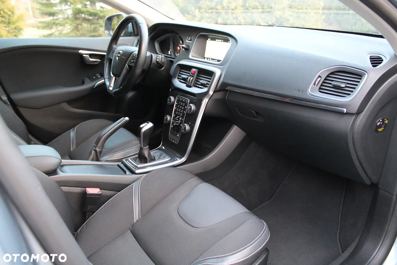 Volvo V40 D2 Momentum - 21