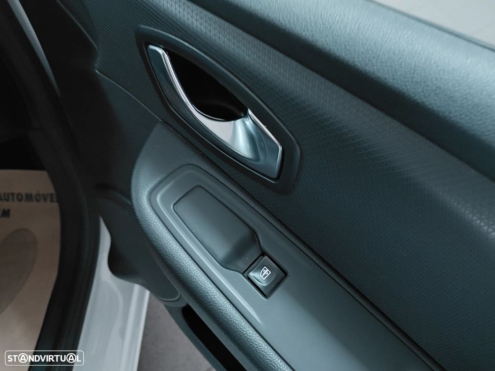 Renault Clio 1.5 DCi Van Iva Dedutível - 23