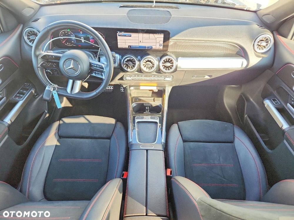 Mercedes-Benz GLB 250 4Matic 8G-DCT AMG Line - 8