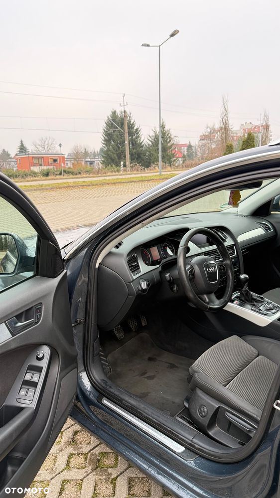 Audi A4 Avant 2.0 TDI DPF Ambiente - 8