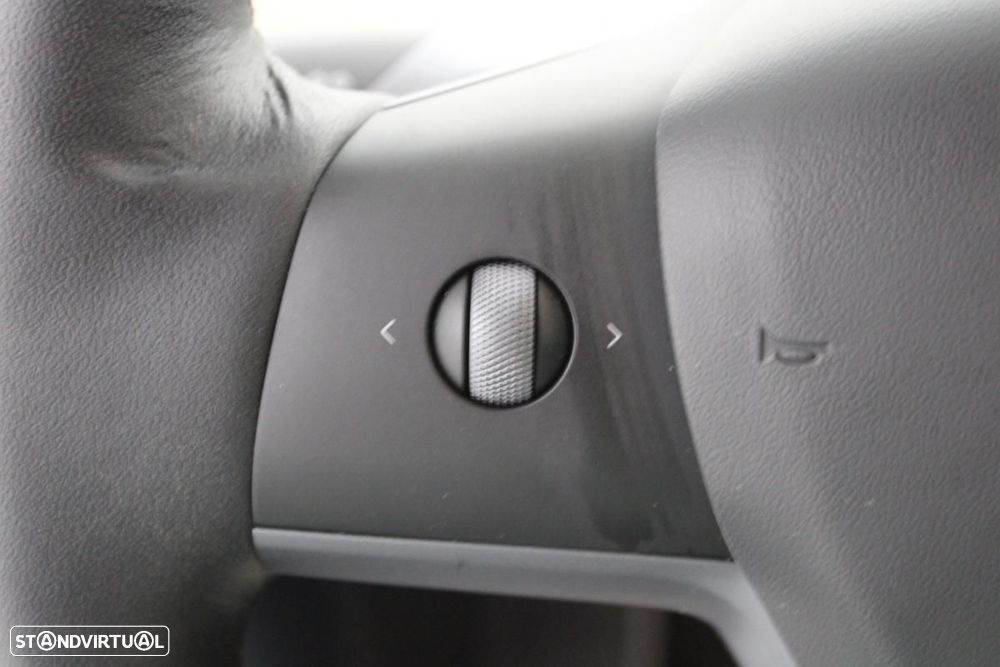 Tesla Model Y Long Range Dual Motor AWD - 12