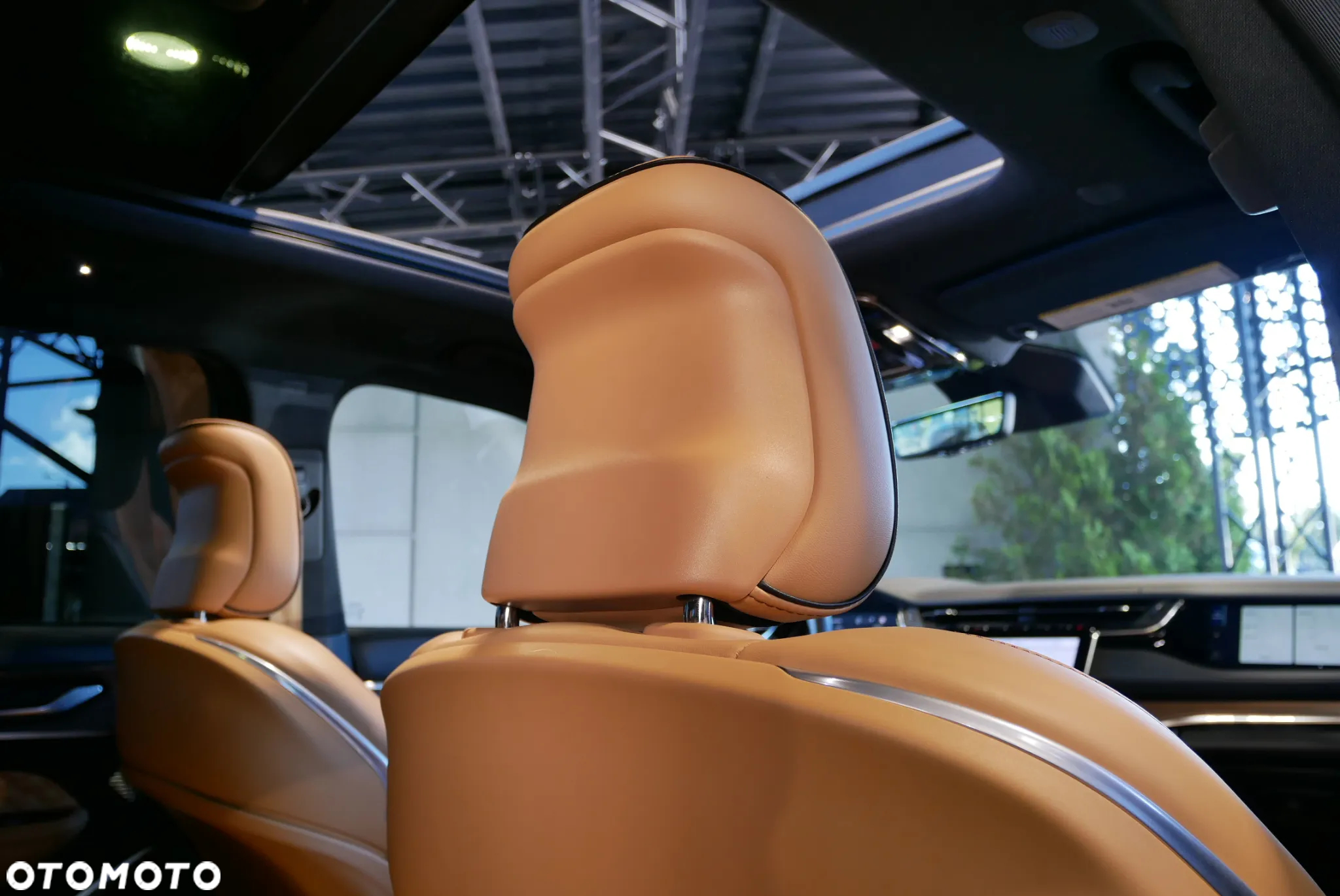 Jeep Grand Cherokee - 29