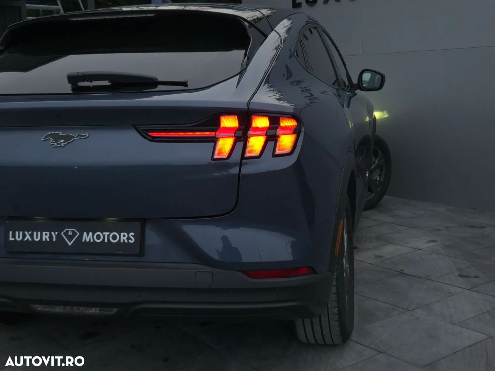 Ford Mustang Mach-E PREMIUM - 23