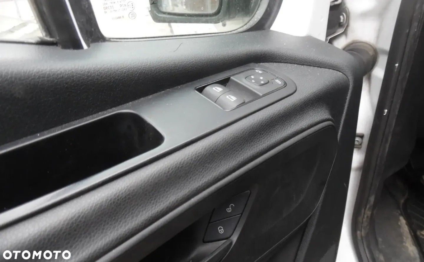Mercedes-Benz Sprinter - 11