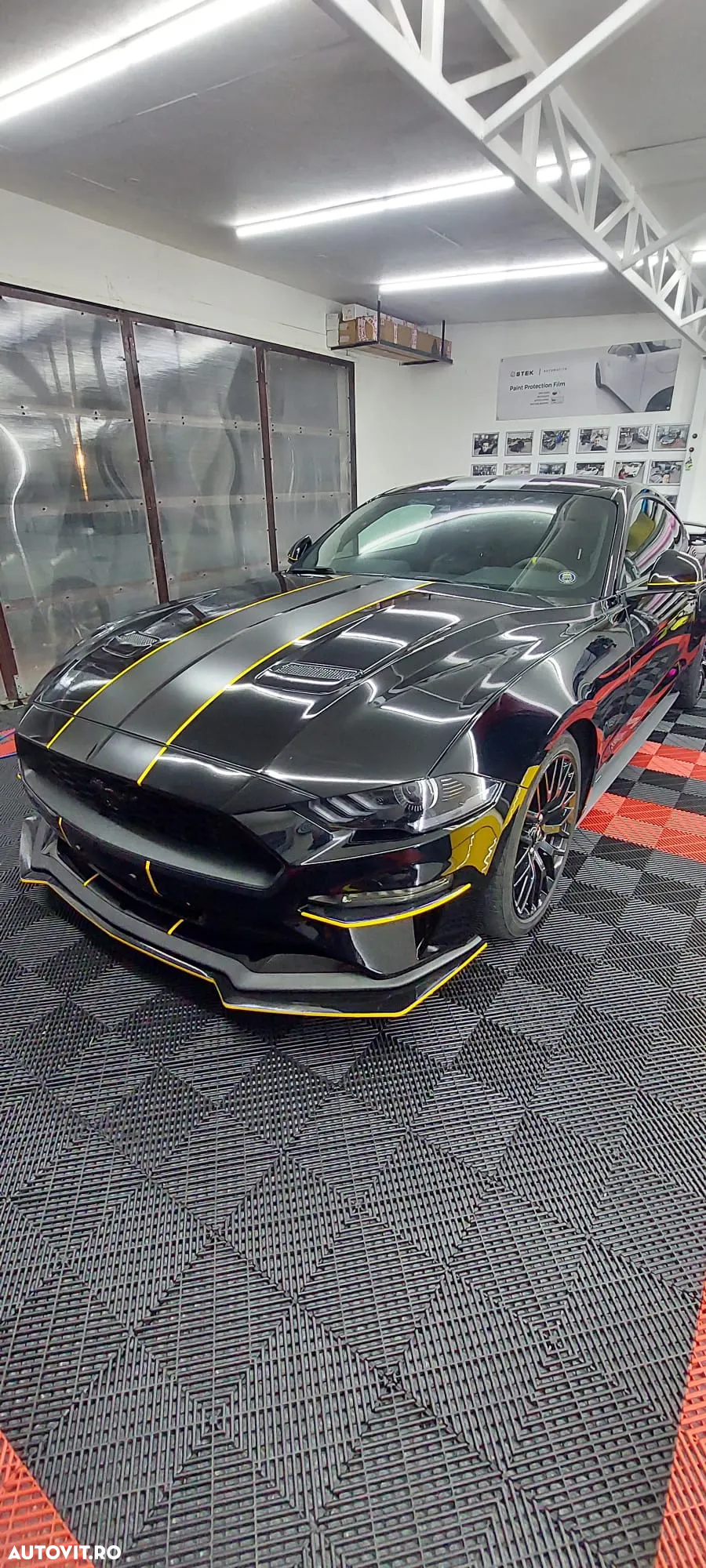 Ford Mustang - 11