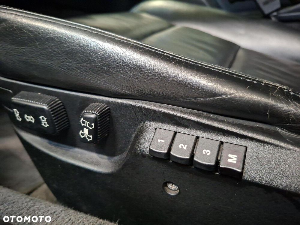 BMW Seria 8 - 23