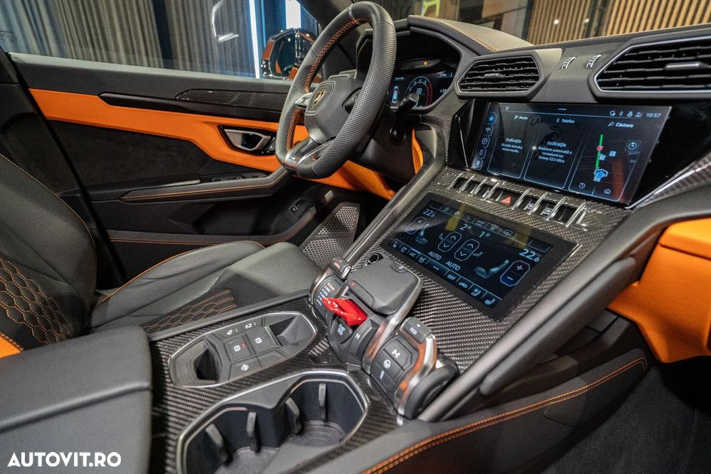 Lamborghini URUS - 38