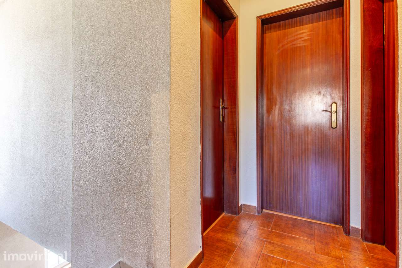 Quinta do Conde - Moradia isolada inserida em terreno de 646m² - Grande imagem: 5/29
