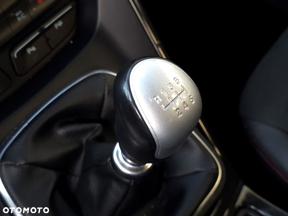 Ford Kuga 2.0 TDCi AWD ST-Line - 25
