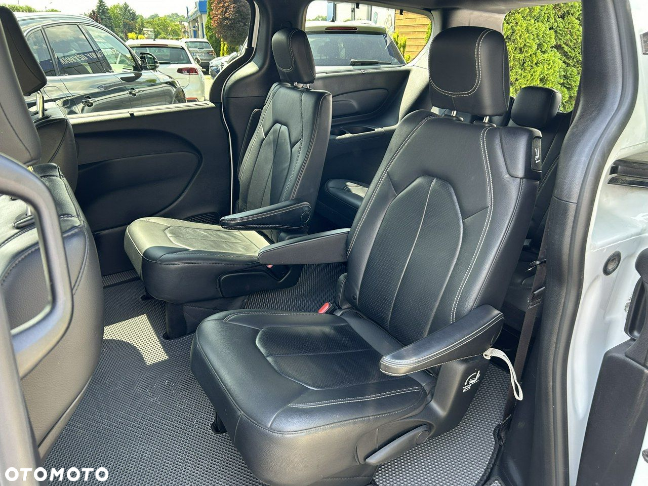 Chrysler Pacifica - 20
