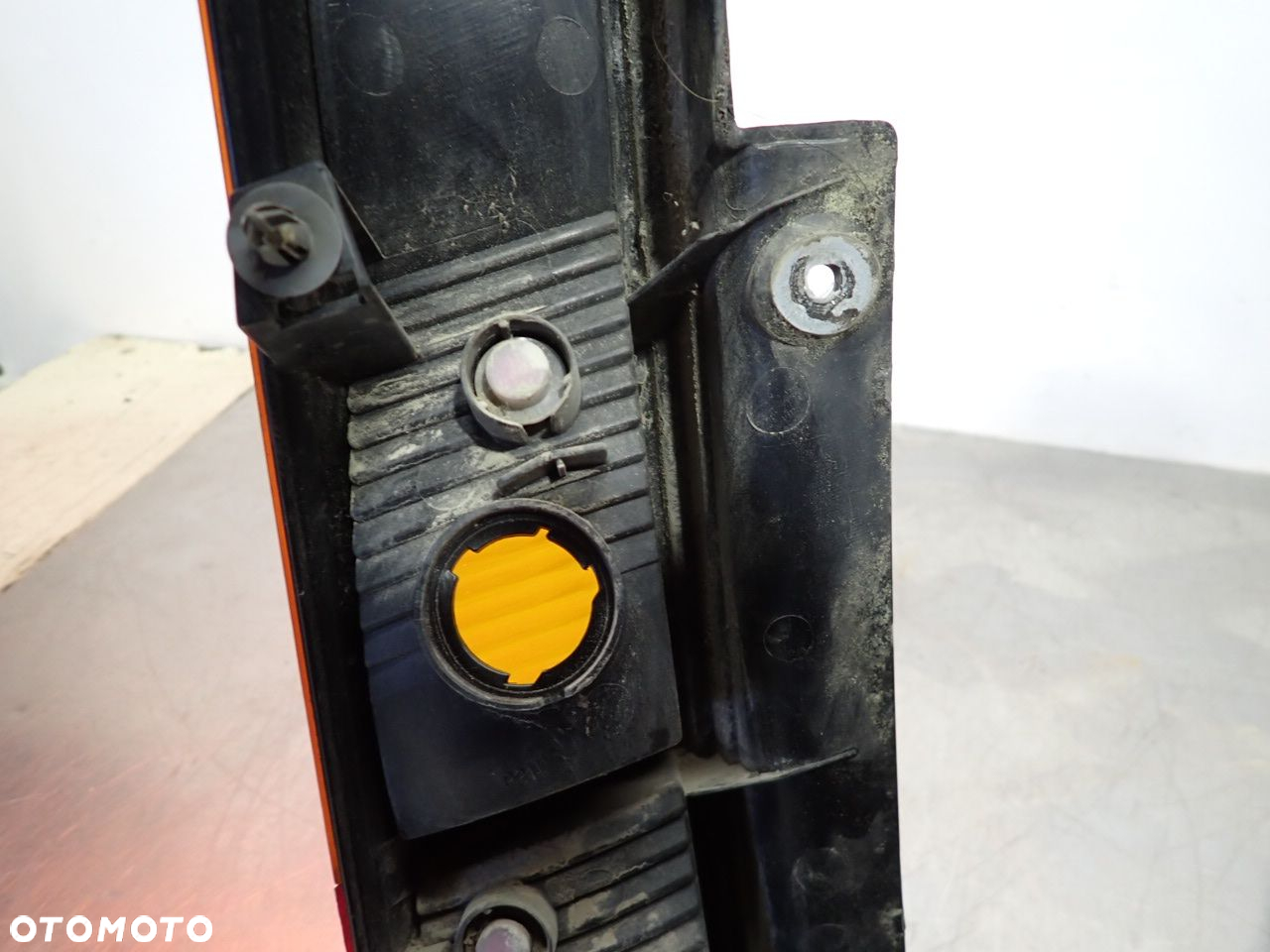 LAMPA PRAWA TYLNA SUBARU JUSTY III - 5