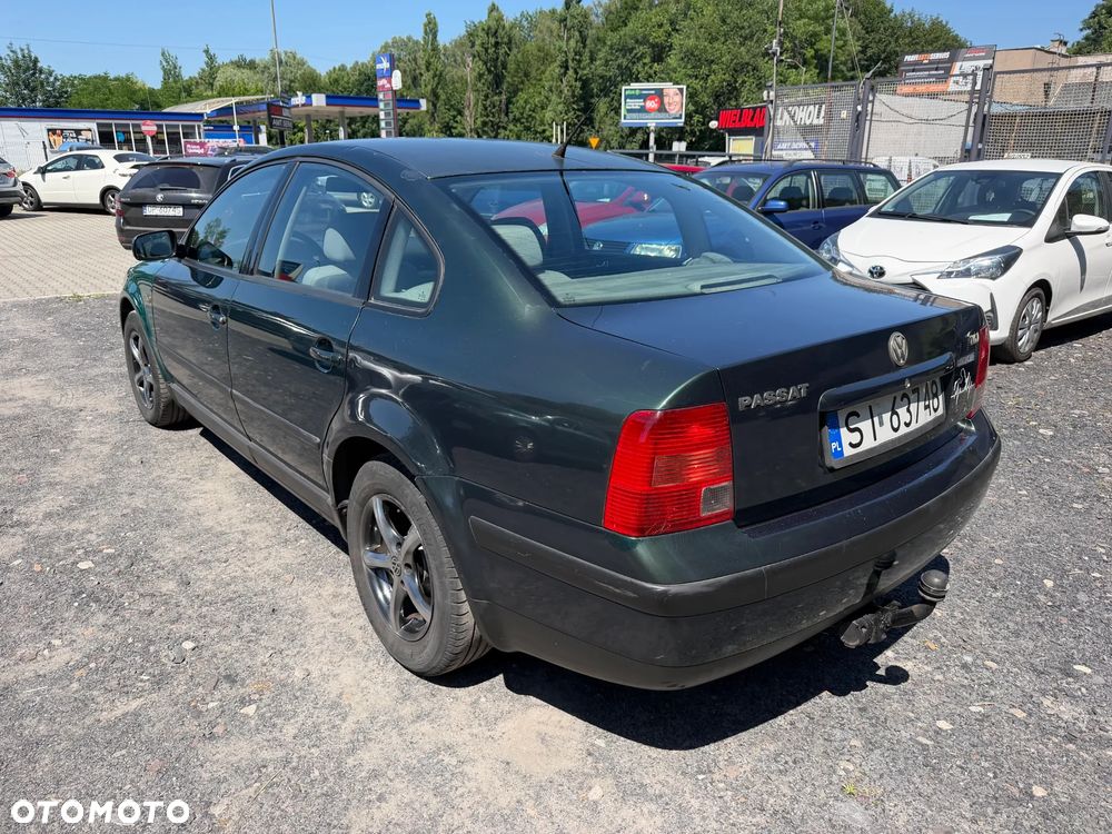 Volkswagen Passat - 4