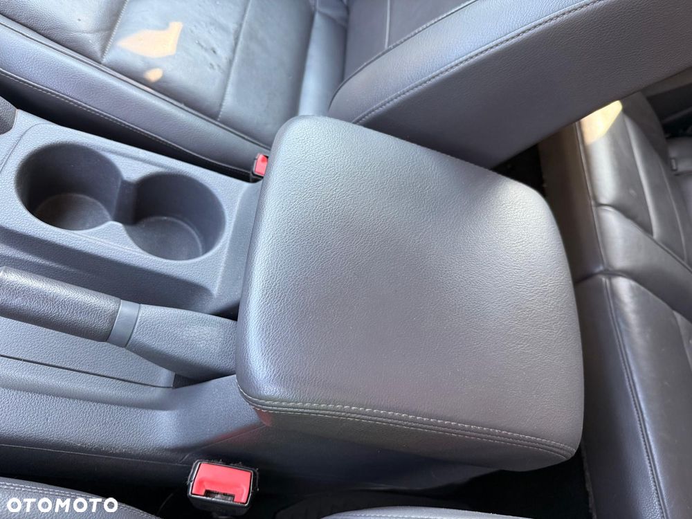 Volkswagen Amarok - 13