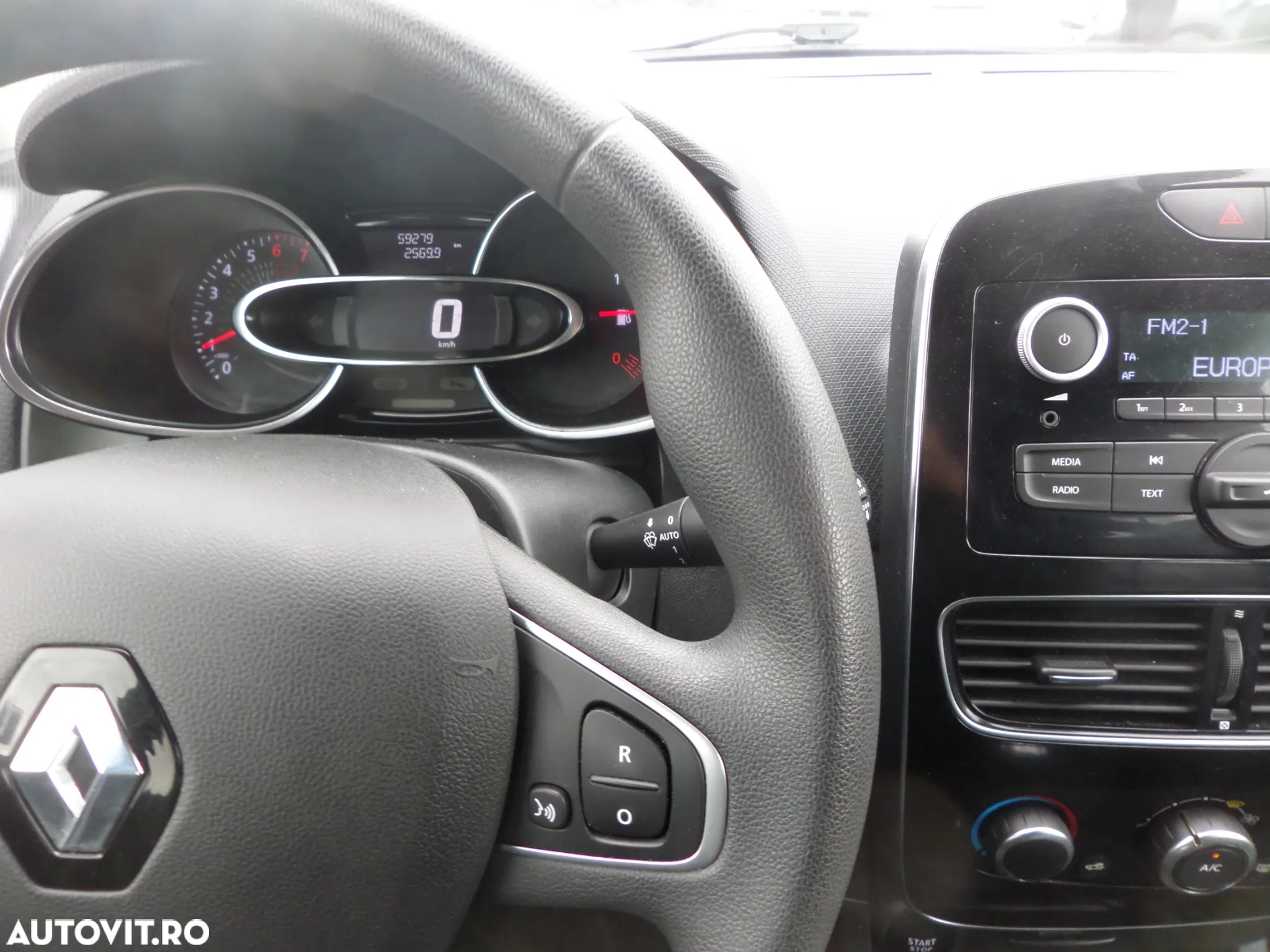 Renault Clio - 31