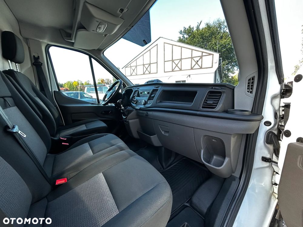 Ford Transit - 11