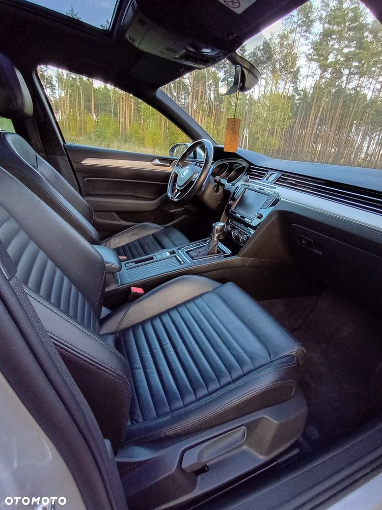 Volkswagen Passat - 12