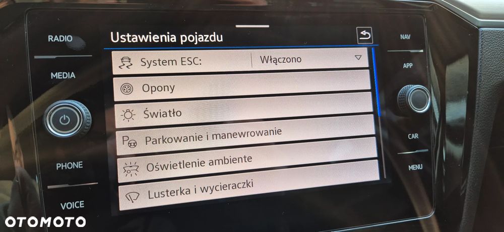Volkswagen Passat - 34