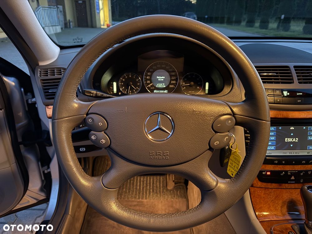 Mercedes-Benz Klasa E 280 4Matic Automatik Elegance - 19