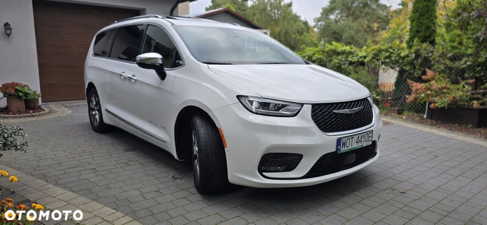 Chrysler Pacifica - 2