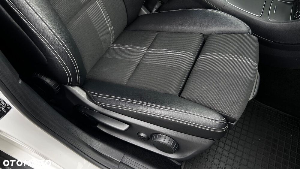 Mercedes-Benz GLA 200 7G-DCT Style - 23