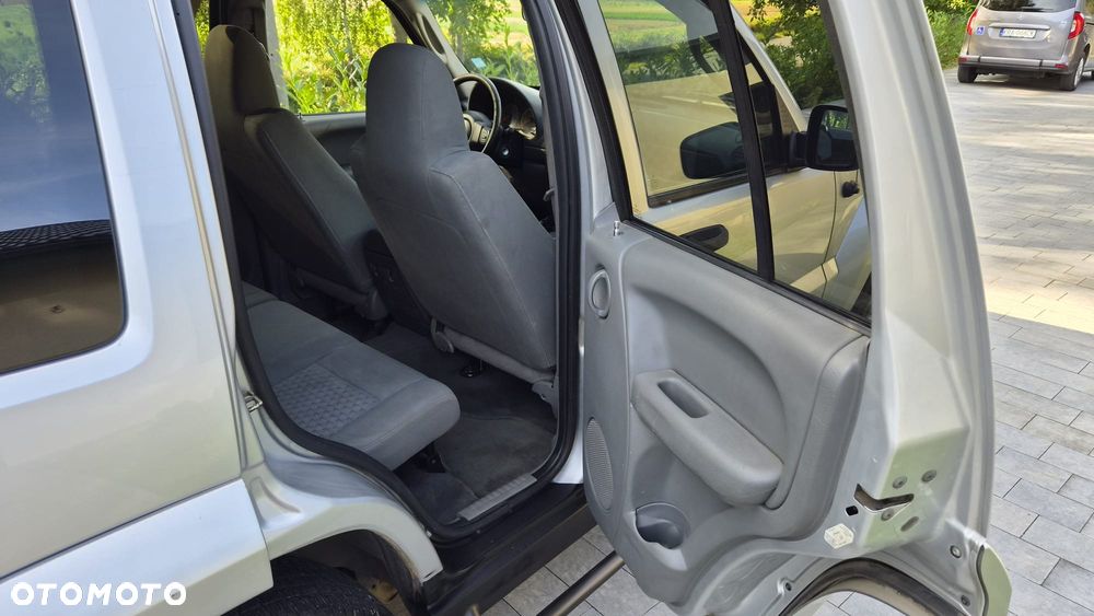 Jeep Liberty - 8