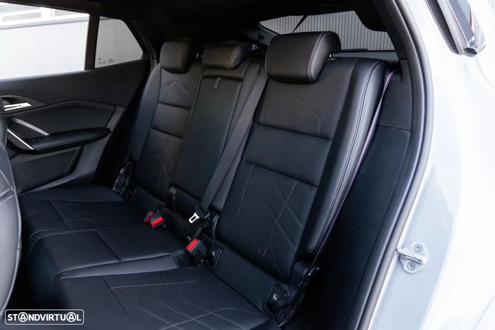 BMW iX2 eDrive20 Pack Desportivo M Pro - 10