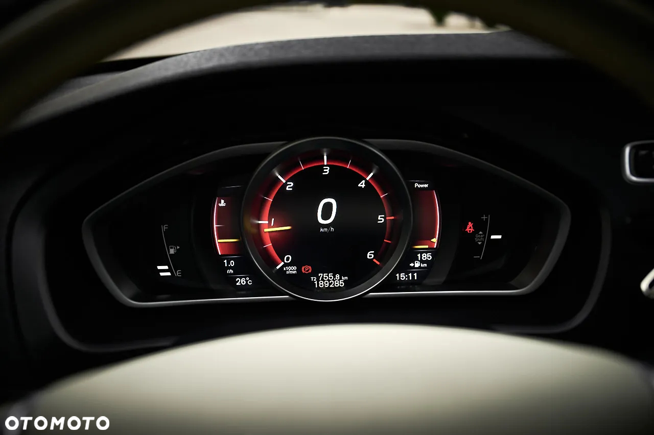 Volvo V40 Cross Country D2 Drive-E Ocean Race - 31