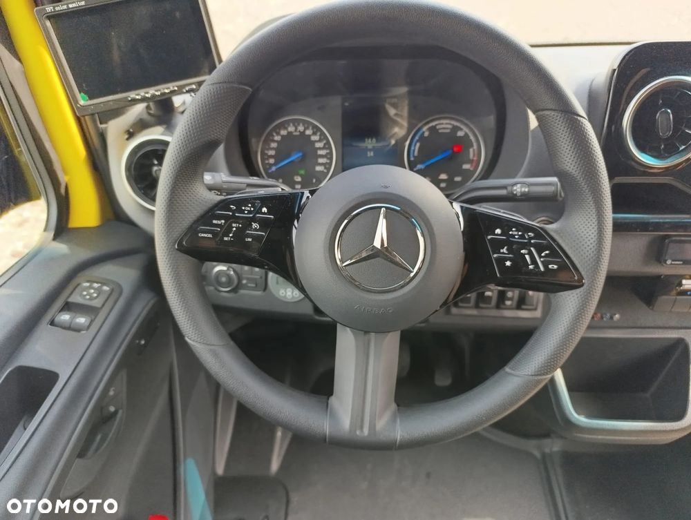Mercedes-Benz eSprinter - 18