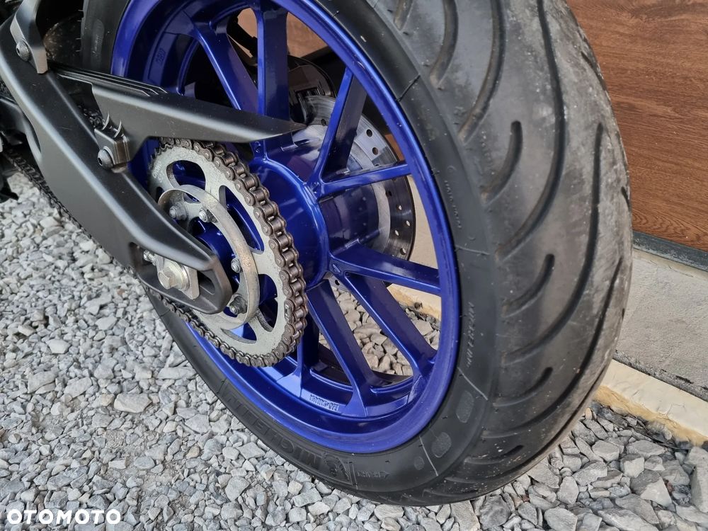 Yamaha MT - 28
