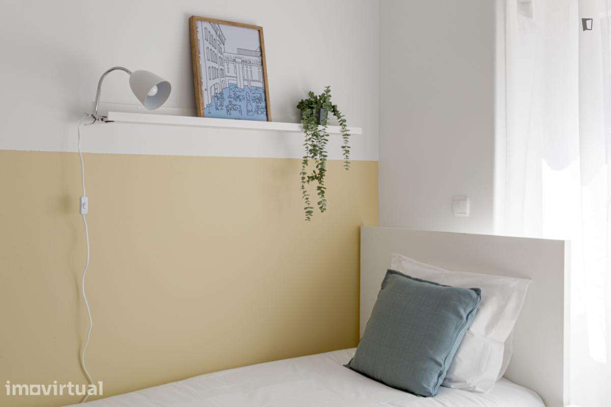 Quarto - localizado em Sete Rios Lisbon - Grande imagem: 3/16