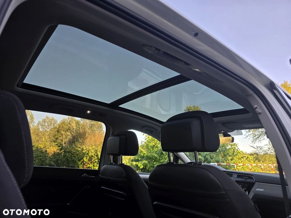 Volkswagen Touran - 15