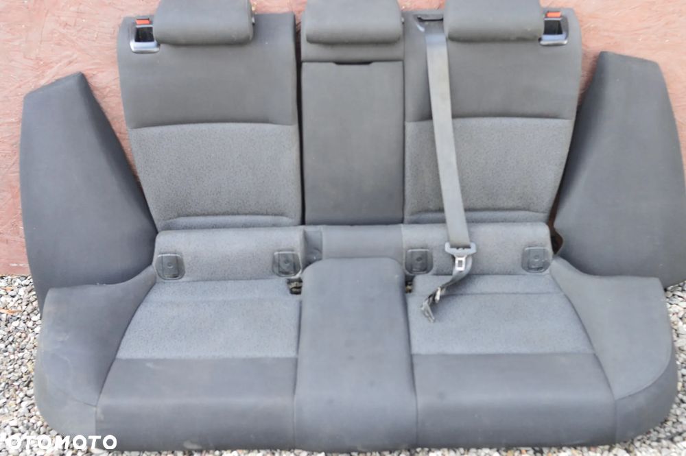 BMW E91 / E91 LCI ORYGINALNA KOMPLETNA KANAPA TYŁ ( SIEDZISKO + OPARCIE ) W WYKOŃCZENIU MATERIAŁOWE DO TOURINGA / KOMBI O NR. 52 20 7 133 818 / 52 20 7 118 813 W DOBRYM STANIE