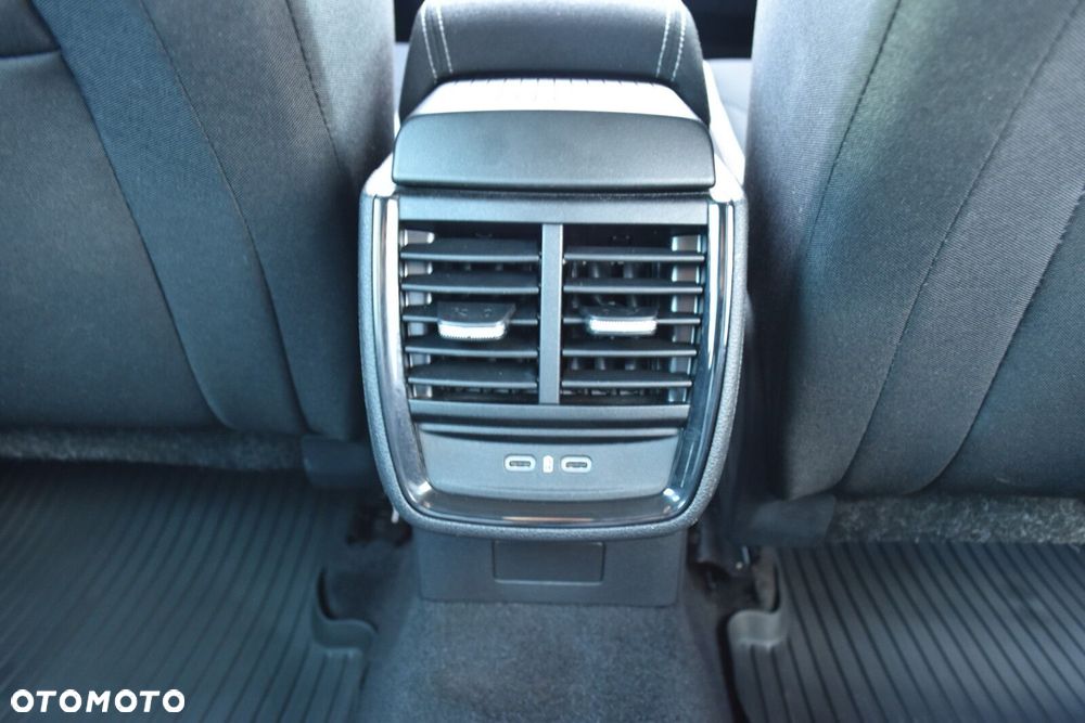 Skoda Kamiq 1.0 TSI Selection - 32