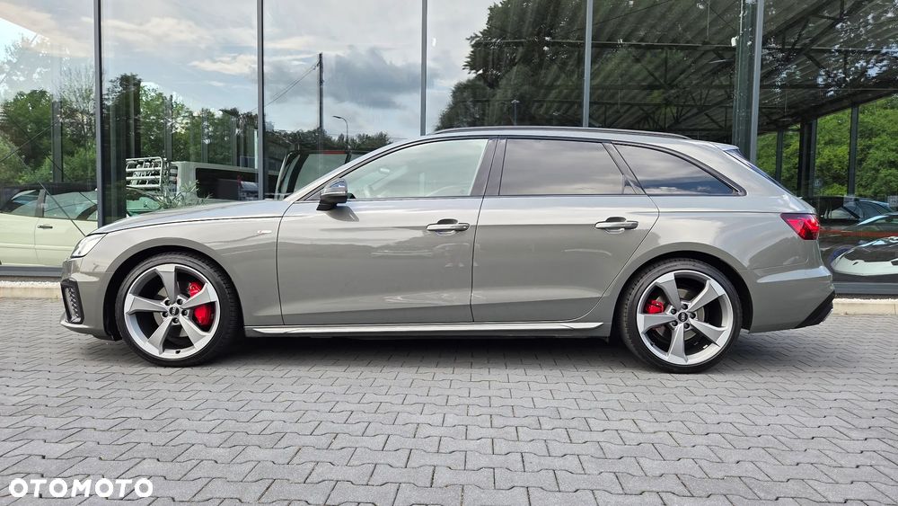Audi A4 Avant 40 TDI quattro S tronic S line - 38