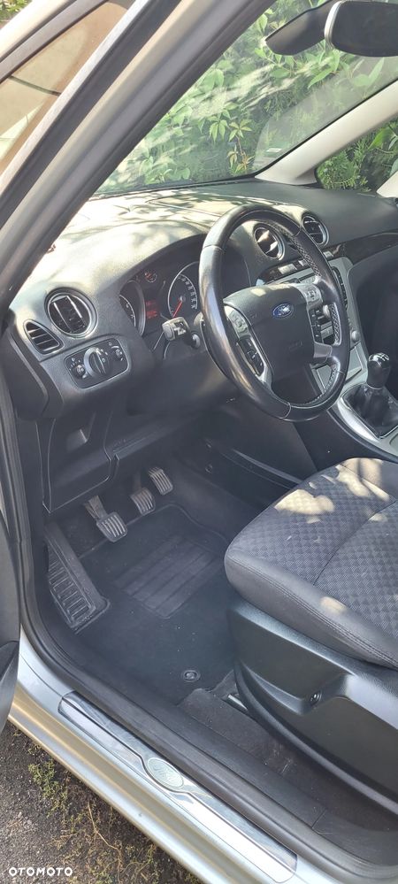 Ford Galaxy 2.0 Ghia - 26