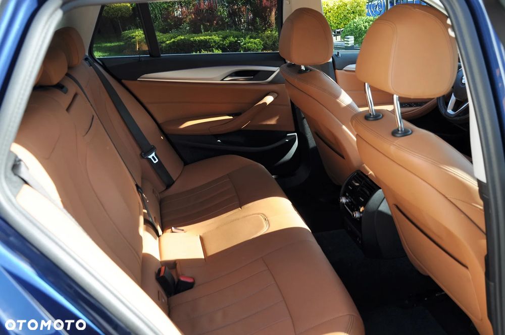 BMW Seria 5 520d mHEV - 15