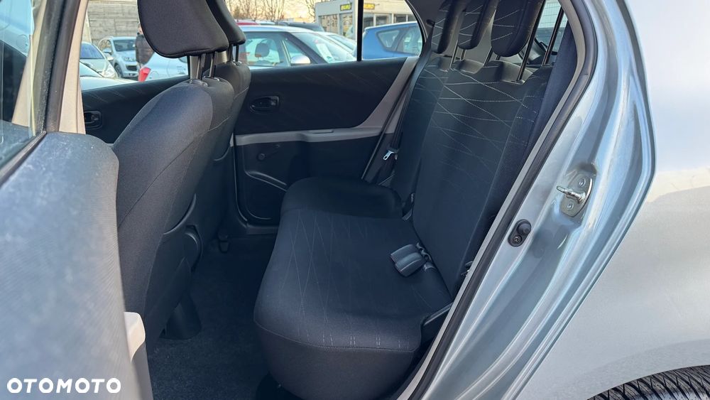 Toyota Yaris 1.3 Sol - 37