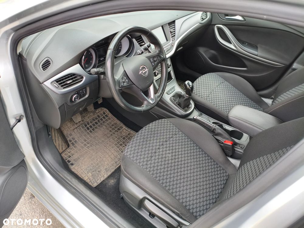 Opel Astra 1.4 T Dynamic - 9