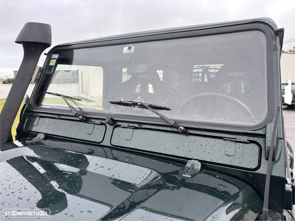 Land Rover Defender 90 2.5 TD5 Metal Top - 1