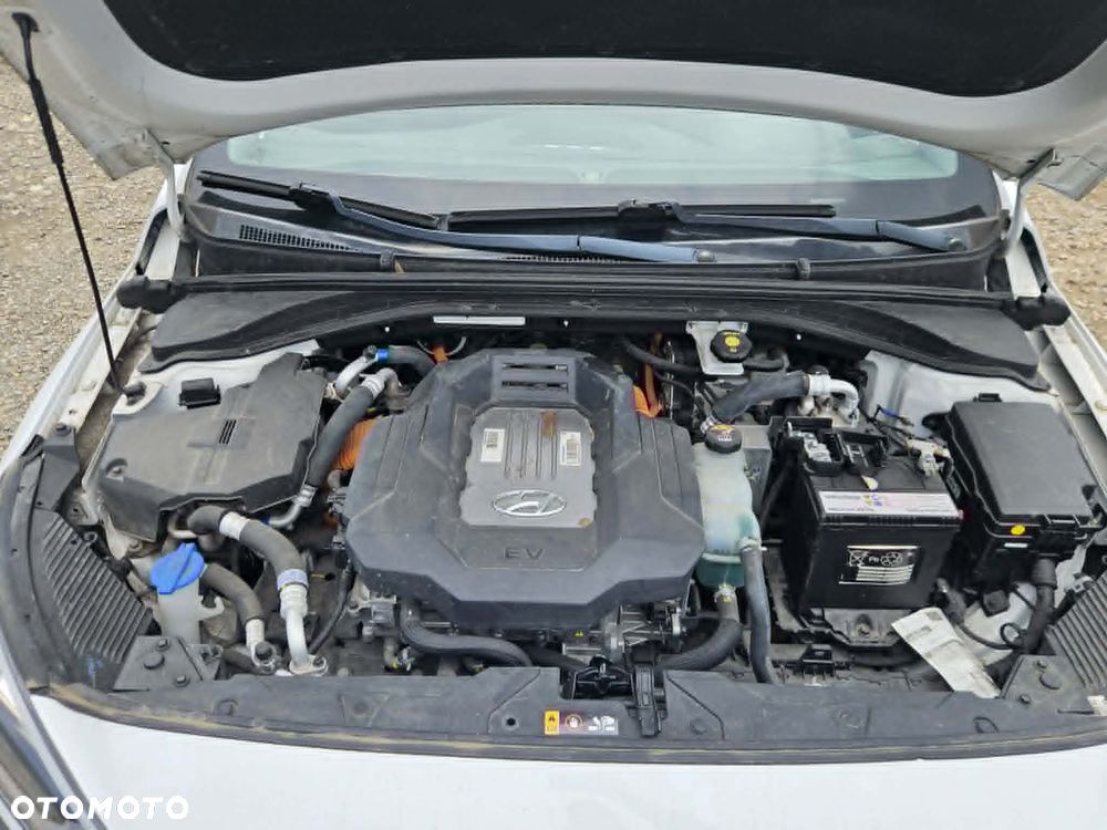 Hyundai IONIQ Premium - 17