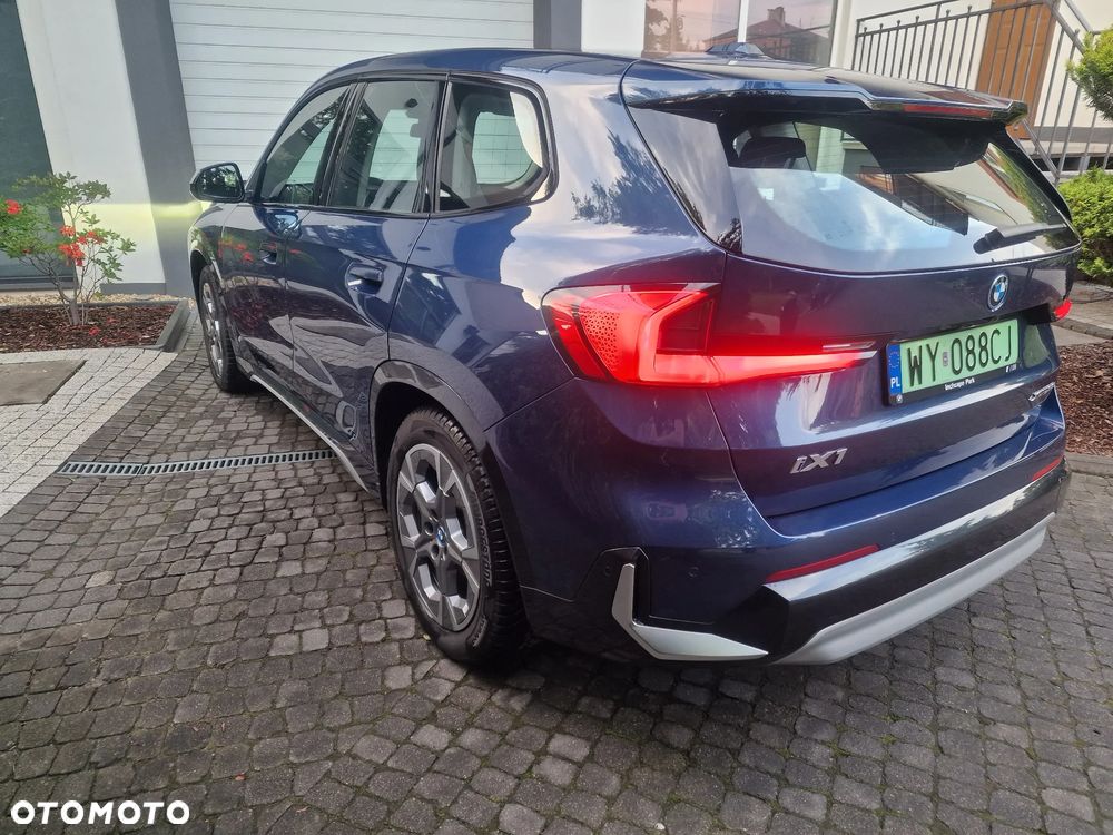 BMW iX1 xDrive30 66.5kWh xLine - 3