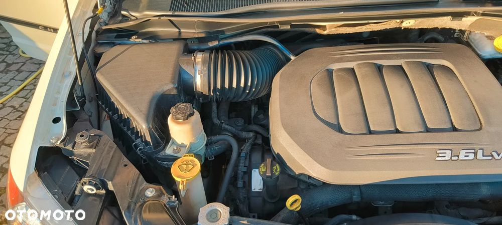 Chrysler Town & Country 3.6 Touring - 18