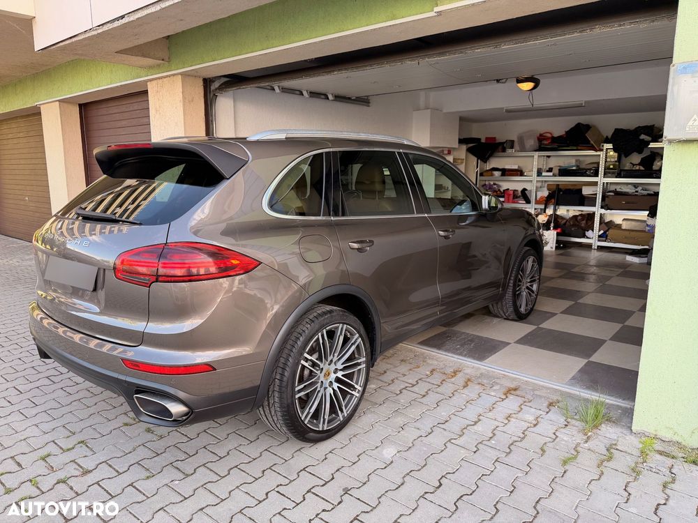 Porsche Cayenne 3.0 L - 32
