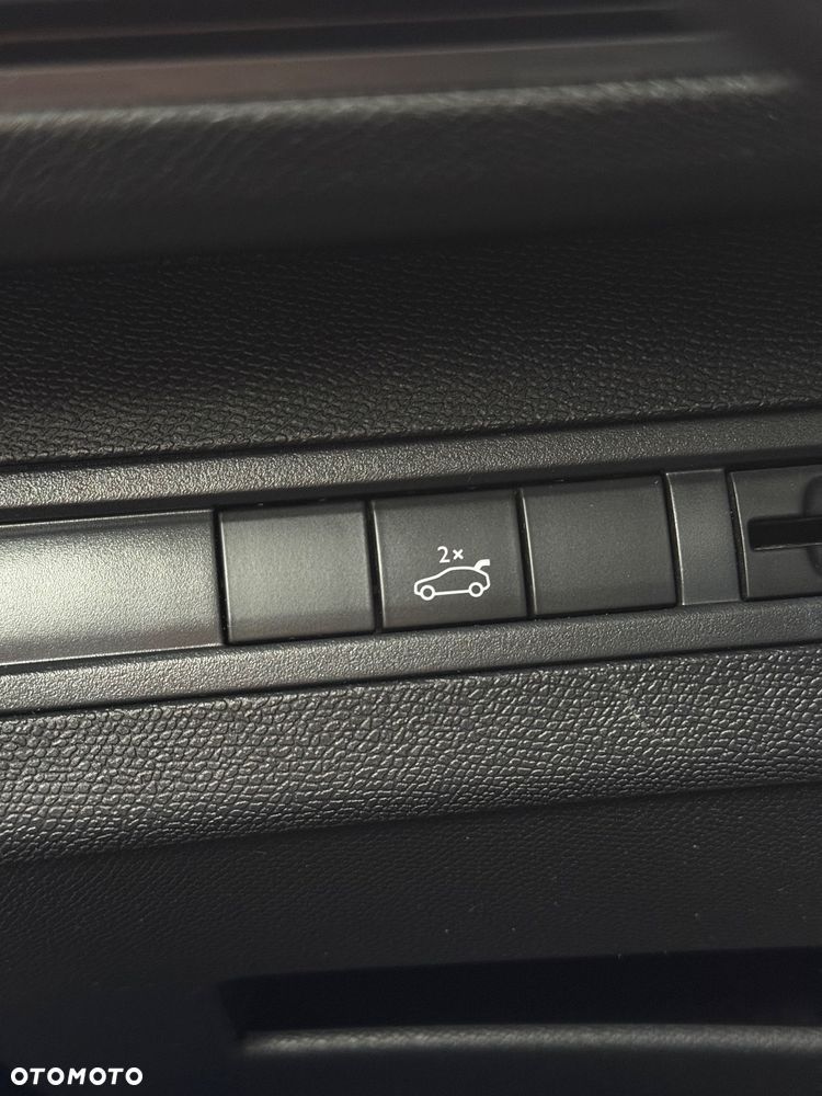 Peugeot 3008 2.0 HDi Premium - 32