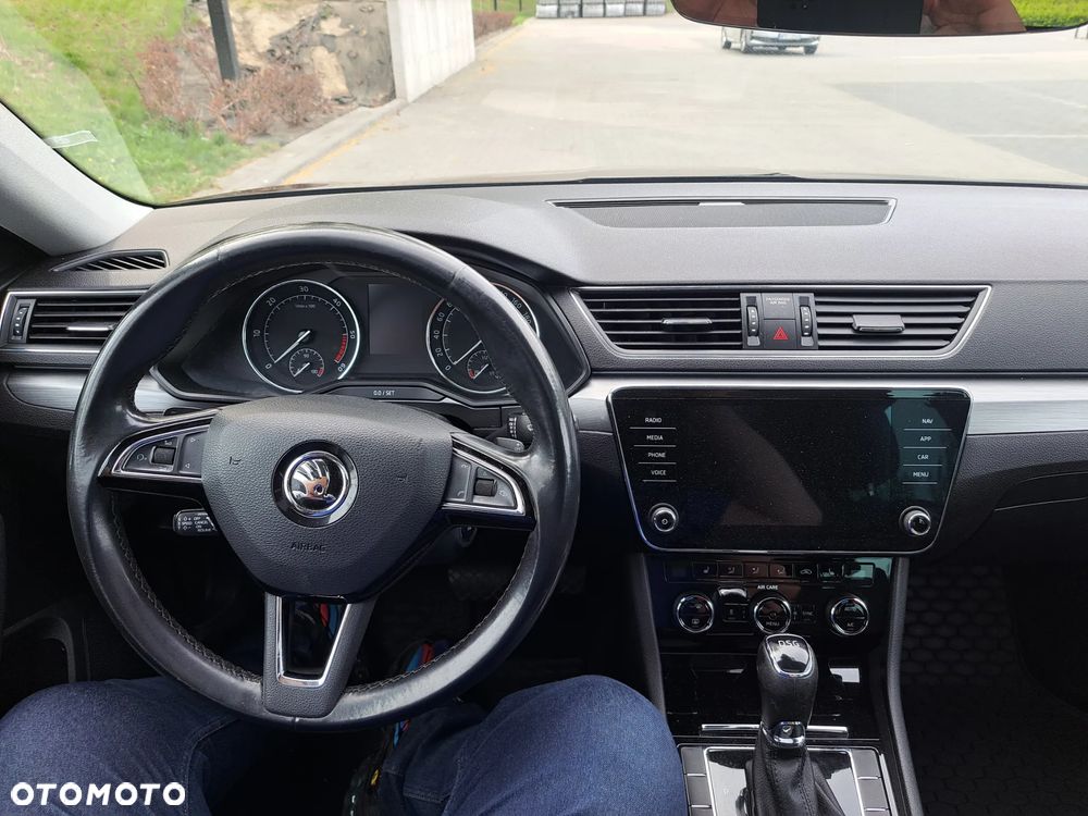 Skoda Superb 2.0 TDI DSG Premium Edition - 10