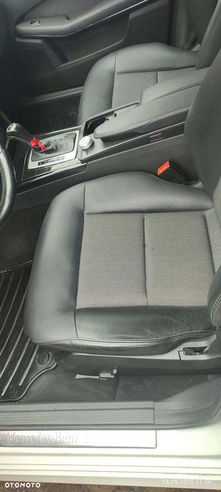 Mercedes-Benz Klasa E 220 CDI DPF BlueEFFICIENCY Automatik Avantgarde - 23