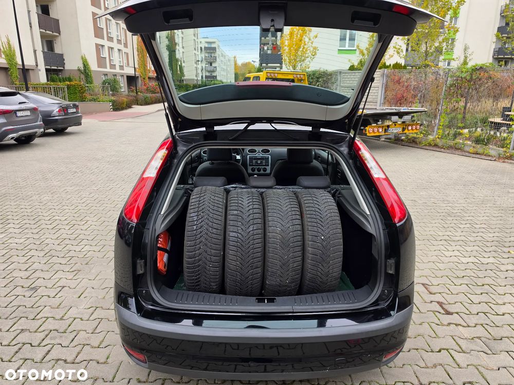 Ford Focus 1.6 16V Fun X - 19