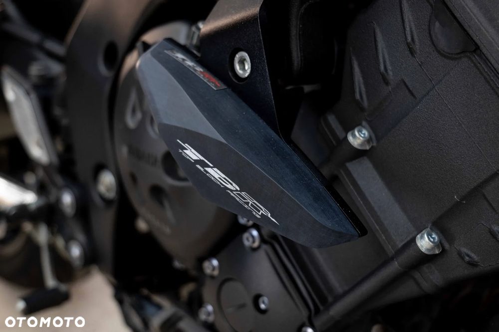 Yamaha FZ8 - 13
