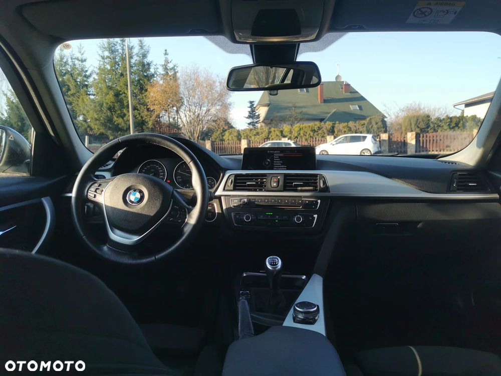 BMW Seria 3 320d xDrive - 7